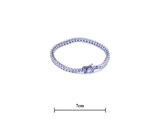 Lumie Bracelet: Delicate Aquamarine Gemstone Design